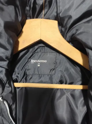 Plumífero negro mujer con capucha