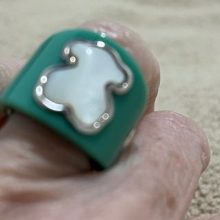 Anillo Tous Oso Verde y Blanco