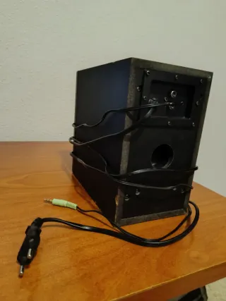 Altavoces Genius 2.1