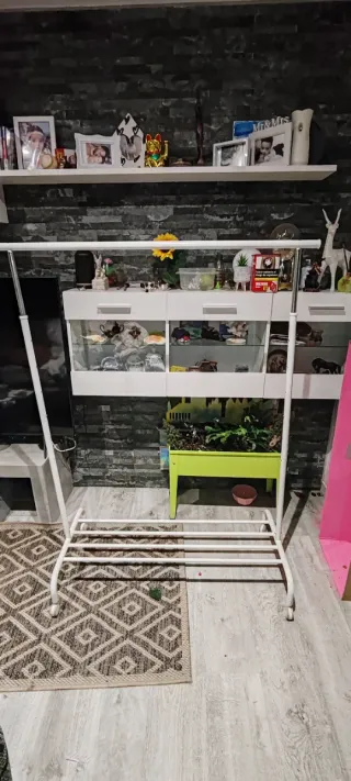 Burro perchero blanco metal y plástico