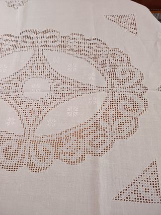 Mantelería antigua Lagartera nueva