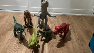 Conjunto de dinosaurios de juguete
