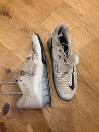 Deportivas Halterofilia Nike Blancas y Negras