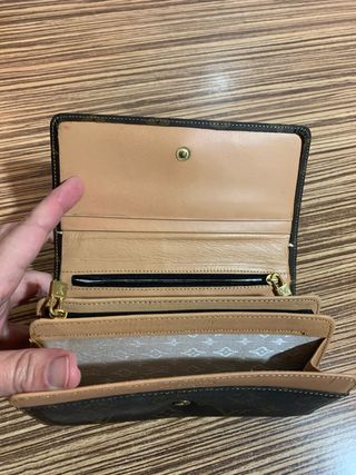 Cartera Marrón Polipiel 17cm de largo 10cm ancho