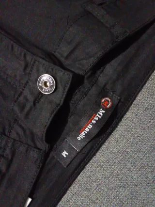 Pantalón corto negro