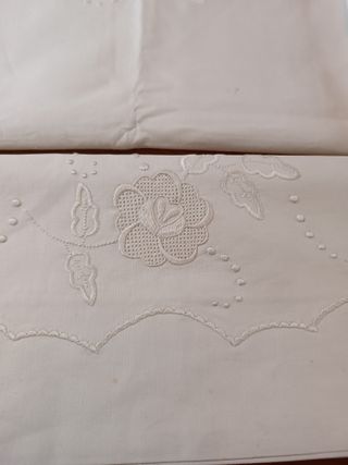 Juego sábanas antiguas Viuda de Tolra bordadas