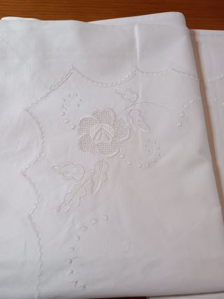 Juego sábanas antiguas Viuda de Tolra bordadas