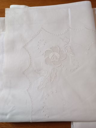 Juego sábanas antiguas Viuda de Tolra bordadas