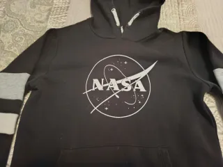 Sudadera NASA Negra Estampada