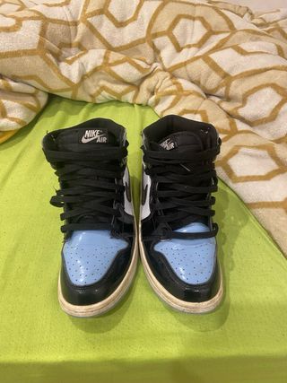 Jordan 4 Azul y negro