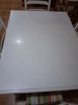 Tavolo da cucina e 4 sedie in legno