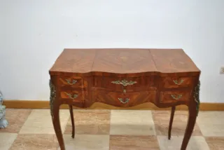 Antiguo Tocador de madera Luis XV con marquetería