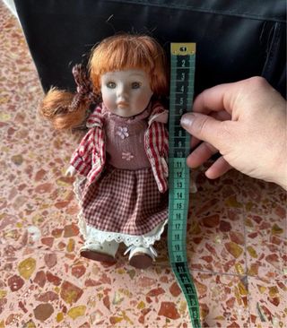 Muñeca de imitación porcelana con vestido