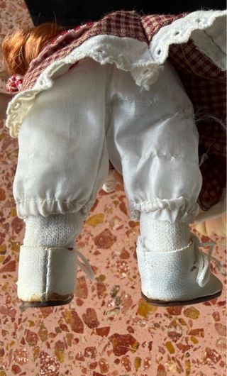 Muñeca de imitación porcelana con vestido