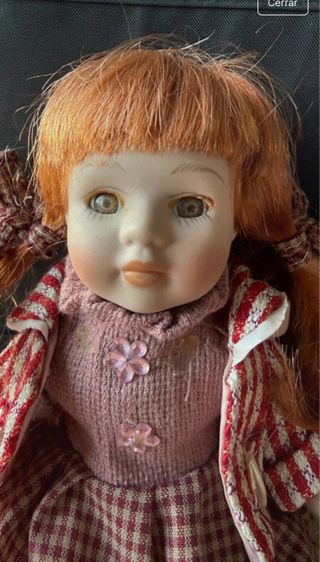 Muñeca de imitación porcelana con vestido