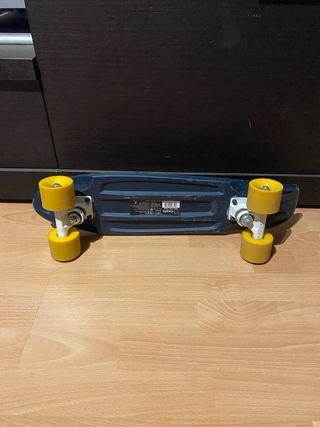 Monopatín skate azul para niños