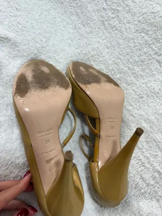 Tacones Miu Miu Beige