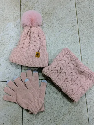 Conjunto Invierno Rosa: Gorro, Bufanda y Guantes