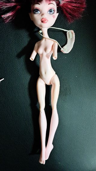 Monster High draculaura dead tired