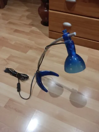 Lámpara de escritorio azul