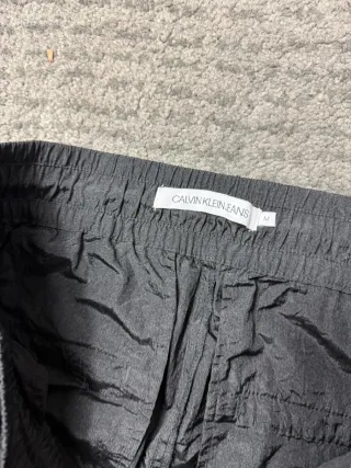 ¡OFERTA! Talla M Pantalón Calvin Klein Impermeable