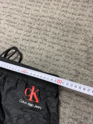 ¡OFERTA! Talla M Pantalón Calvin Klein Impermeable