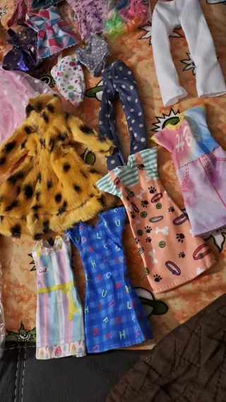 Lotto vestiti Barbie e accessori