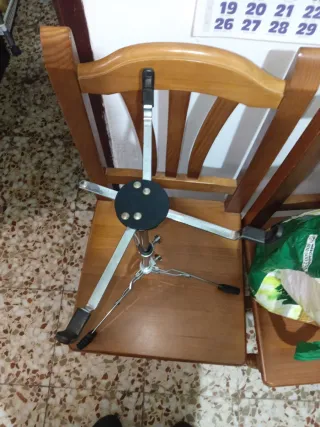 Pie de bombo para batería metal