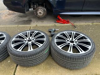 Llantas 19 pulgadas cubiertas estan nuevas