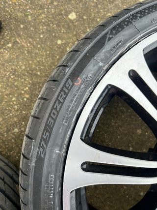 Llantas 19 pulgadas cubiertas estan nuevas