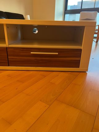 Mueble TV madera y blanco