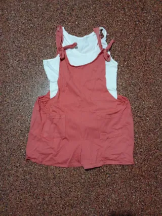 Mono corto coral con camiseta blanca