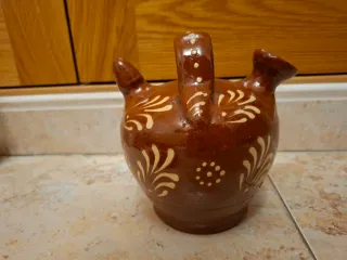 Botijo de barro decorado