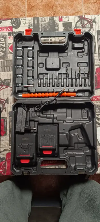 Taladro Percutor 21V MAX