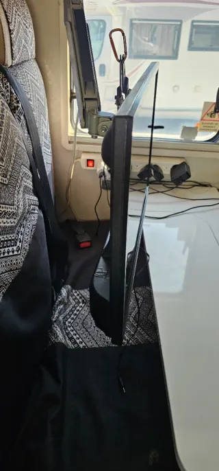 TV Nokia Smart TV 24” Android  con Brazo VESA 360°