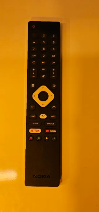 TV Nokia Smart TV 24” Android  con Brazo VESA 360°