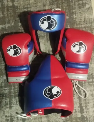 Pack Boxeo Grant Casco y Peto Rojo/Azul