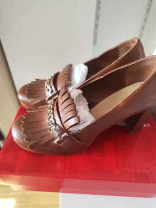 Zapatos de tacón marrón talla 40