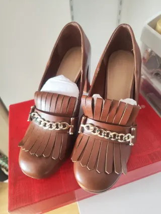 Zapatos de tacón marrón talla 40