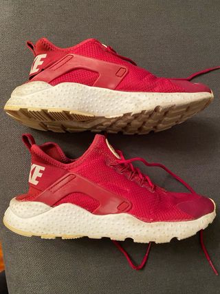 Tenis Nike Huarache Granate Talla 40 como nuevos