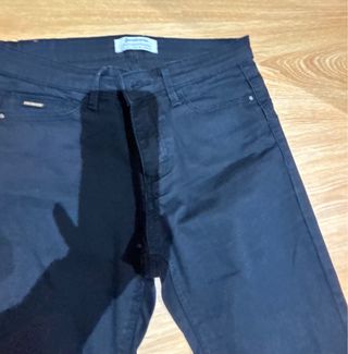 Pantalón negro ajustado