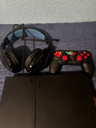 Pack PS4 + 2 Juegos + Casco + Mando