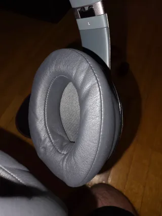 Cuffie Beats Studio Grigie e Rosse