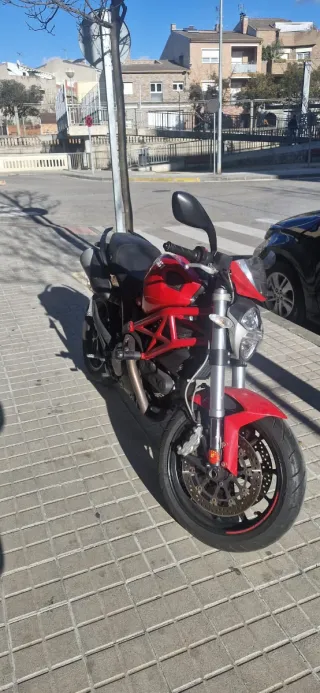 Ducati Monster 796 900cc