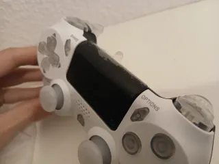 Mando PS4 Blanco con Diseño Gris