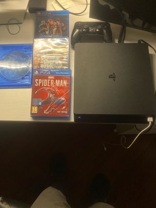 PS4 Slim 500GB + 3 Giochi