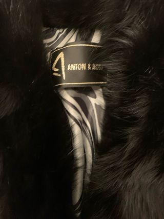 Abrigo largo de pelo negro talla 48, tallaje peque