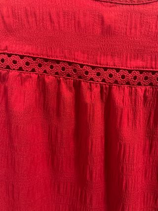 Blusa SHEIN roja con volantes