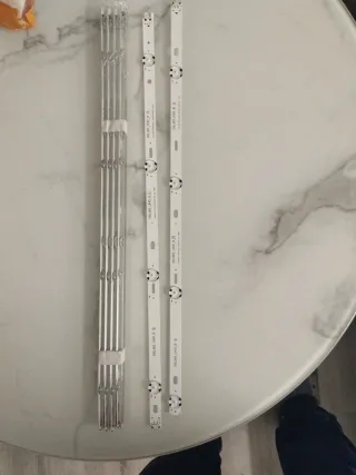 Son tiras de retroiluminación LED para televisores