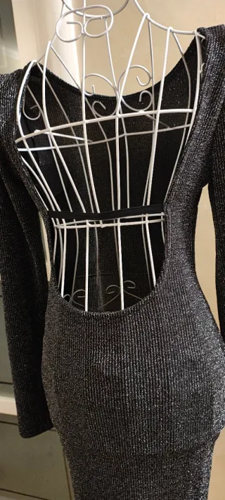 Abito elasticizzato effetto luccicante